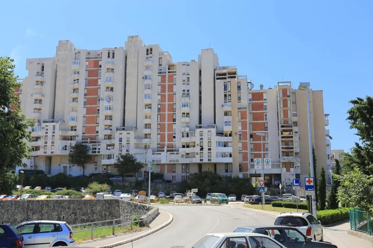 Apartments With Wifi Split - 16910 克罗地亚