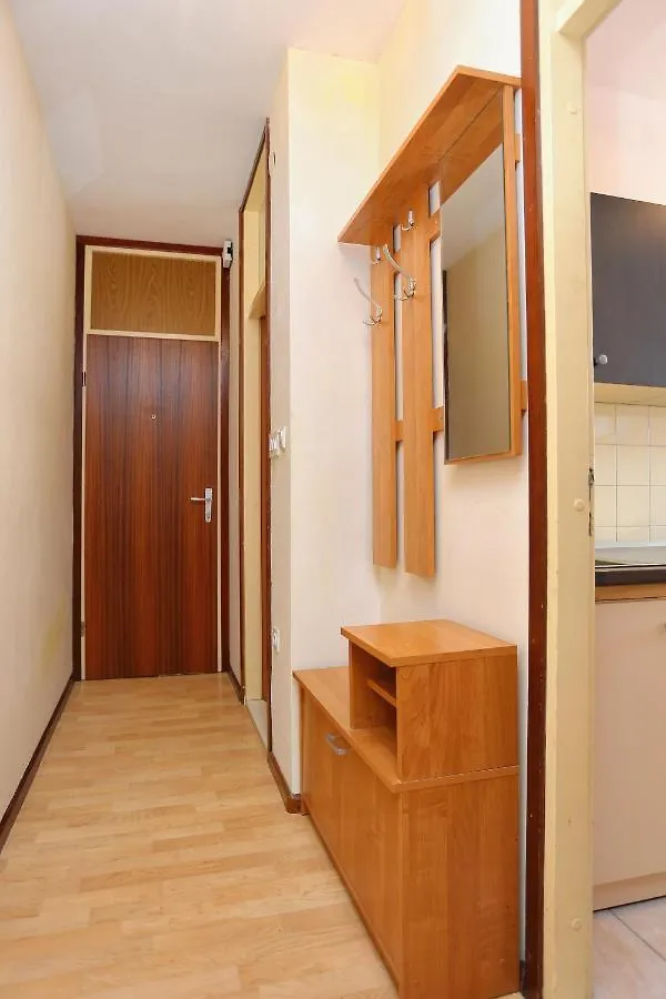 Apartments With Wifi Split - 16910 0*,